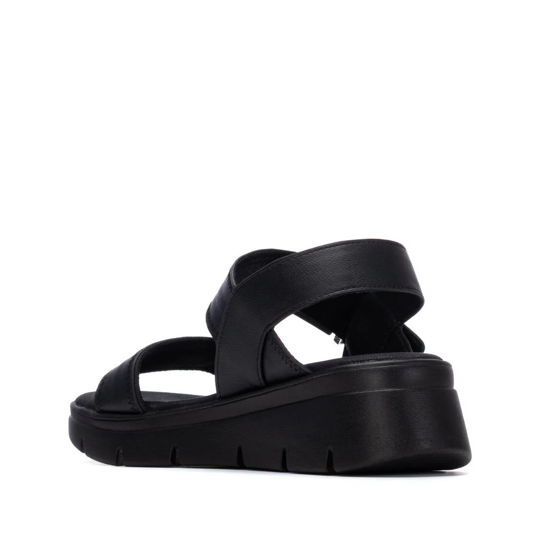SANDALIA DE MUJER PLANA REFRESH 175161 NEGRO - Imagen 4